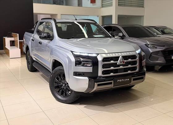 MITSUBISHI TRITON 2.4 BITURBO DIESEL CD KATANA 4X4 AUTOMÁTICO MITSUBISHI TRITON 2.4 BITURBO DIESEL CD KATANA 4X4 AUTOMÁTICO
